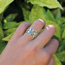 Load image into Gallery viewer, Flower Hibiscus Hawaiian Trio Ring
