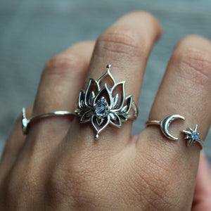 Sterling Silver Lotus Moonstone Oval