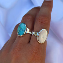 Load image into Gallery viewer, Turquoise Large Oval Ring
