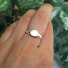 Load image into Gallery viewer, Sterling Silver Plain Oval Signet
